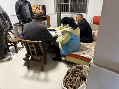 错峰走访流动人口，精准关爱传递温情