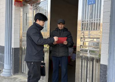 上门宣讲传政策 青年参军报家国