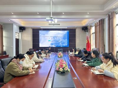 龙镇小学钟家畈校区举行市级课题开题论证会