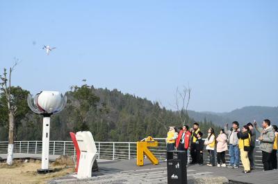 冬日暖阳映青春 “夷”起携手筑未来