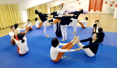 以瑜伽之名 赴新年之约