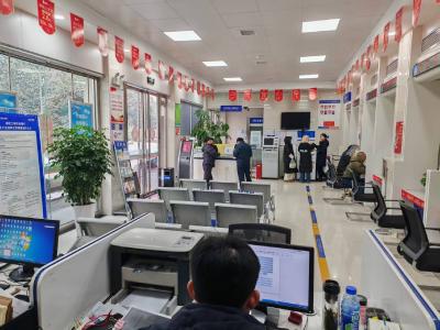 三峡农商银行夷陵支行存款突破200亿元