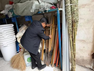 夷陵市政：抗冰除雪严阵以待 守护出行安全防线