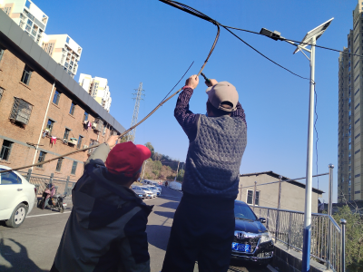 隐患清零！快速处置线路脱落，守护居民出行平安