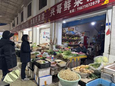 严查隐患 筑牢冬季市场安全防线
