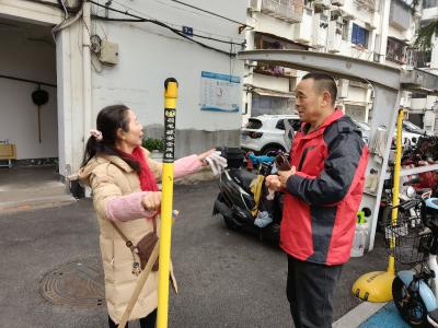 楼道生火存隐患 网格调解保平安