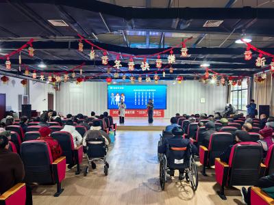 党建红辉映夕阳 医心暖护幸福年