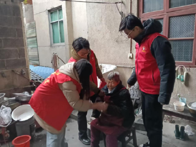 乐天溪镇：寒潮送温暖 排查除隐患 筑牢冬季安全防线