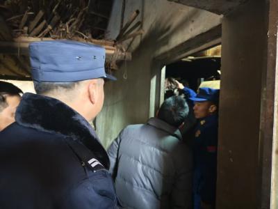 鸦鹊岭镇多部门联动入户排查消防安全隐患