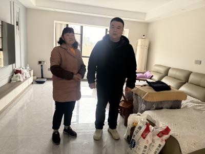 岁末寒冬送温暖，深情关怀暖人心