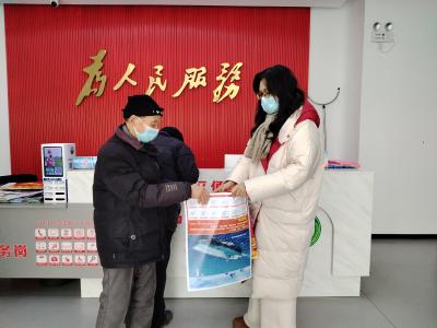 情暖退役军人 春联送福迎新春