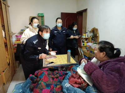 网格服务暖人心 居民办证 “零跑腿”