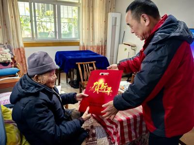 春联送福暖军心 双拥情深迎新春