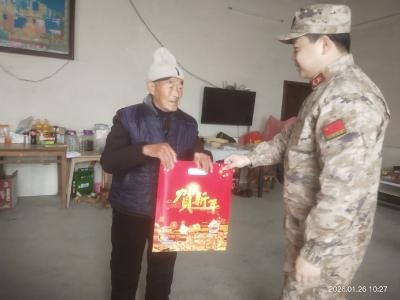 红联映门庭 温情暖老兵