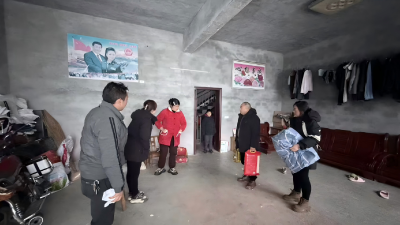 风雪中走访送温暖 筑牢岁末安全防线