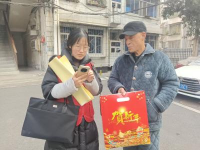 情系老兵送春联 致敬最可爱的人