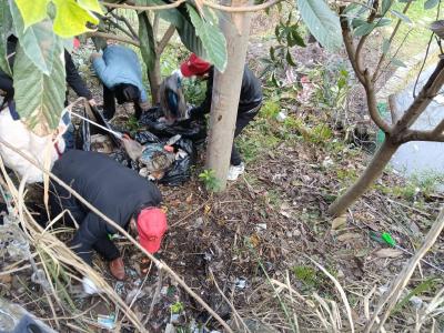 开展环境卫生整治 让家园 “焕新” 再出发