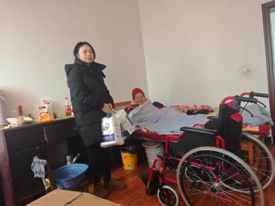 爱心传递 温暖残老