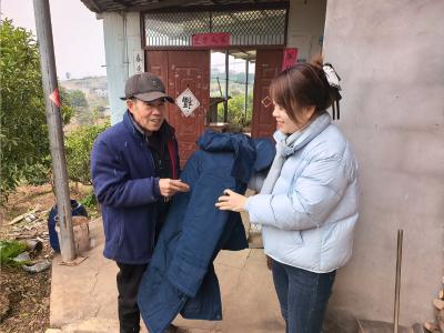 寒冬走访暖人心 真情慰问传党恩