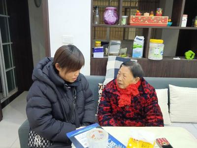 气温骤降暖人心 网格走访护安康