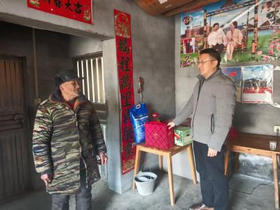 【新时代文明实践】下堡坪乡：情暖老兵 岁寒送暖