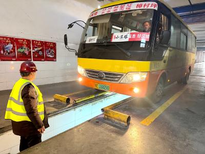 【新春走基层】春运首日启新程 夷陵交通织密安全保障网