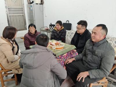 妇联送暖知民情 关怀入户慰人心