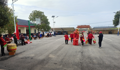 鸦鹊岭镇：初八玩船闹新春 民俗年味暖乡村