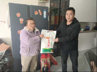 锦云社区：暖冬送关怀 为民办实事