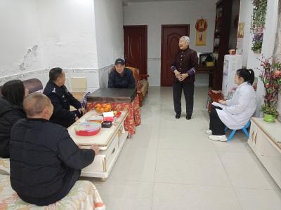 谭家榜社区：以走访传温情 以关爱护平安