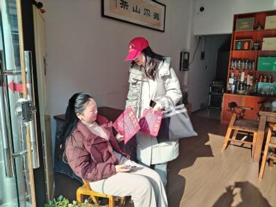 港虹社区：声声叩门送平安 人人禁鞭护安宁