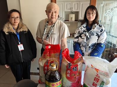 网格员新春送暖 慰问直达居民家