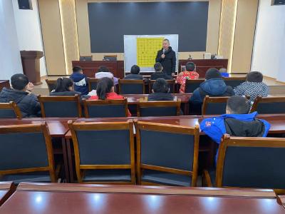 朝阳社区：寒托班里传棋艺 方寸盘间育童心