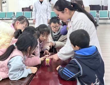 永兴社区：护牙课堂进寒托 健康笑容伴成长