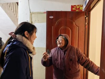 新春走访问冷暖 岁寒送暖慰人心