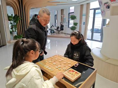 楚河汉界育童心 棋乐融融伴假期