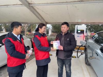 鸦南管理所：福结映岗亭 服务暖归途