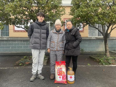 鸦鹊岭镇：博爱送暖入长寿 情系民生贺新春