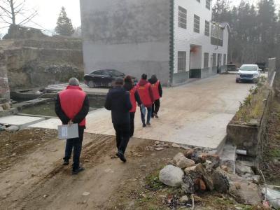 樟村坪镇：环境卫生大检查 干干净净迎新年