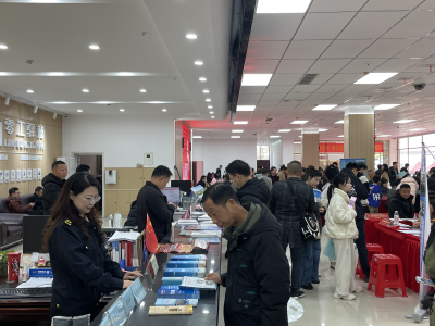 新春第一班，带着政策“赶场”招聘会