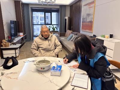 绿洲社区：高龄津贴上门办 温情服务暖夕阳