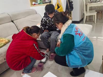 社区妇联携手 情暖困境妇儿