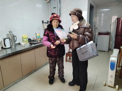 峡江社区：开展入户宣传 严防一氧化碳中毒