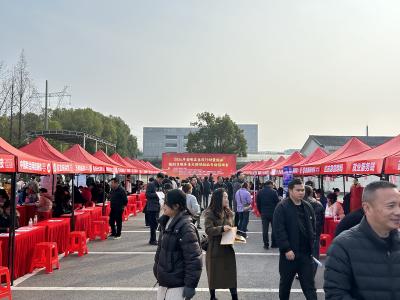 家门口寻好岗！夷陵电商产业城 “春风行动” 招聘会圆满举办