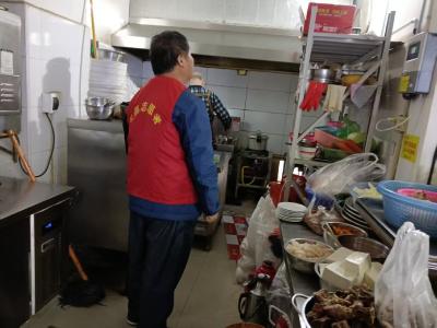 望江社区：节后安全不松懈 消防排查护平安