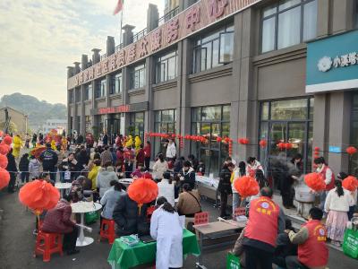 冯家湾社区：双节同辉映初心 巾帼芳华满社区