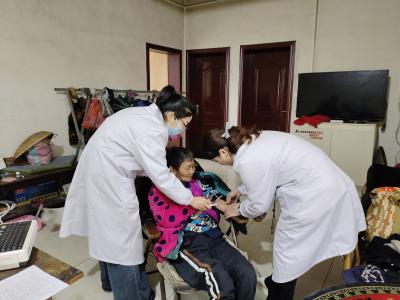 入户体检送温情  守护移民健康路