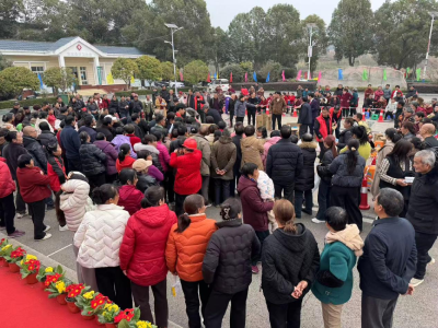 鸦鹊岭镇：巾帼绽芳华 运动乐无边