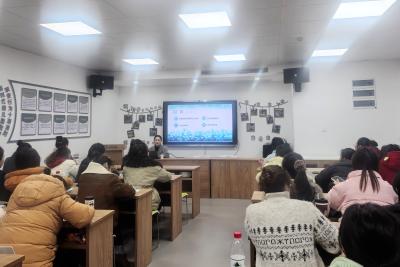 健康先行迎开学 送教托幼护成长