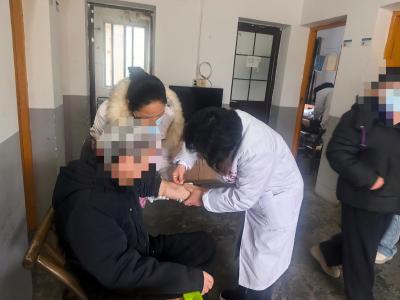 免费体检筑防线 健康守护“夕阳红”